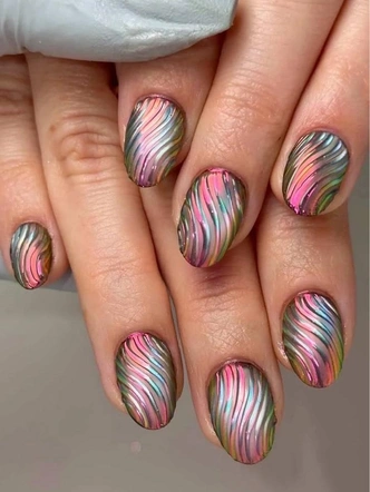 Как стекло: повторяем новый тренд маникюра ribbed-glass nails