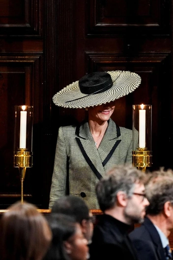 Кейт Миддлтон вышла в свет с самым модным аксессуаром сезона