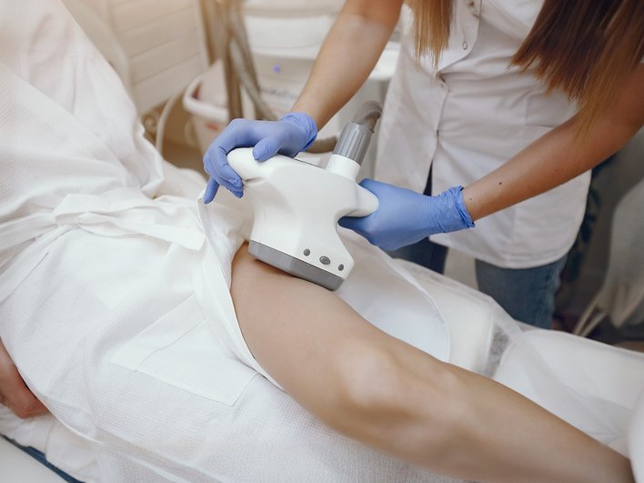 Комплексное моделирование тела: сочетаем лазерную липосакцию с другими методиками