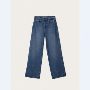 Короткий тренч — главный тренд весны: 6 идей, как его носить