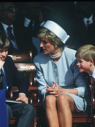 Маникюр принцессы: 5 идей от леди Дианы, которые актуальны сегодня