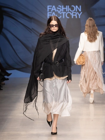 Многослойность и акцент на плечи: 10 трендов с Московской недели моды