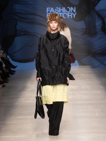 Многослойность и акцент на плечи: 10 трендов с Московской недели моды