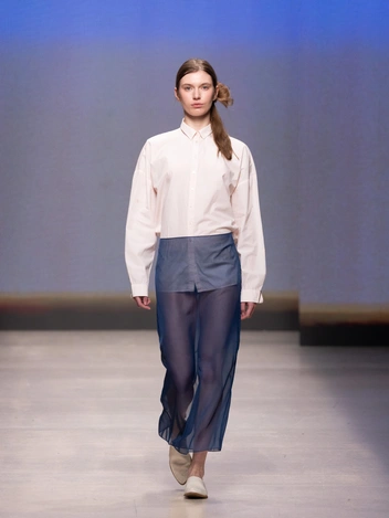 Многослойность и акцент на плечи: 10 трендов с Московской недели моды