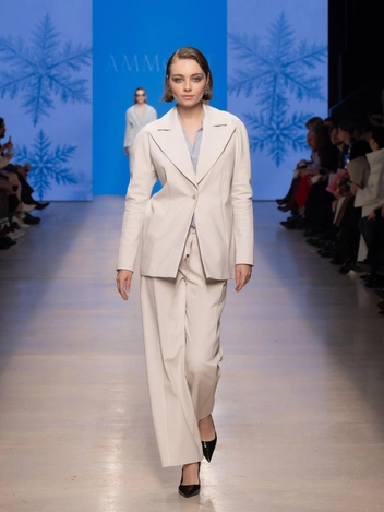 Многослойность и акцент на плечи: 10 трендов с Московской недели моды