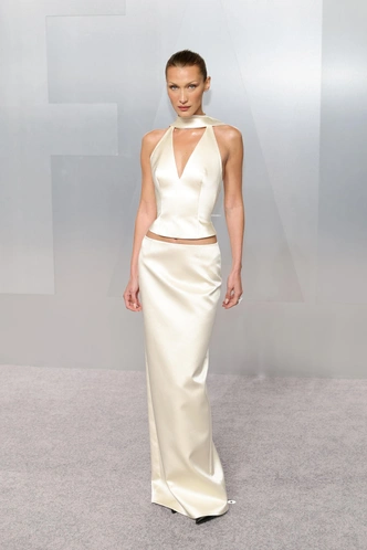 Модные платья на выпускной 2026: бохо-шик, античная классика и театральная роскошь