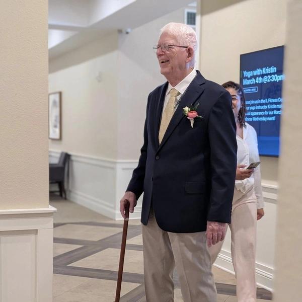 Никогда не поздно: пара сыграла свадьбу в доме престарелых, на двоих им 174 года