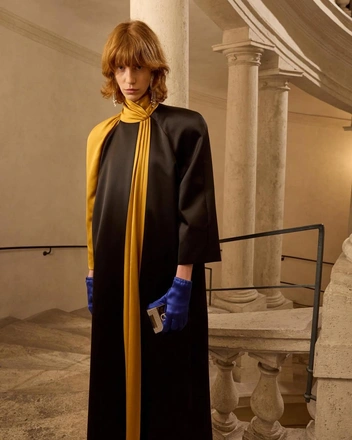 Новая коллекция Микеле для Valentino: имперская строгость с излишеством 80-х