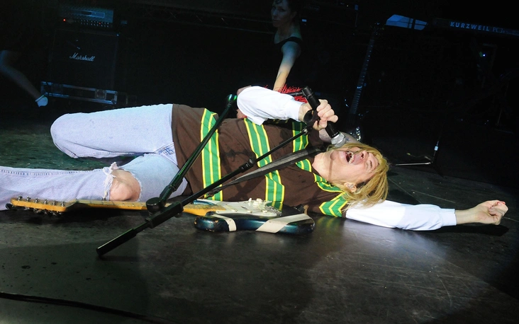 Почему образ Курта Кобейна стал вечным модным ориентиром для подростков