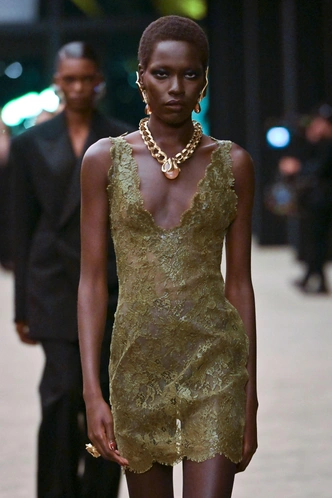 Saint Laurent снова превзошел ожидания — лучшая коллекция сезона от Энтони Ваккарелло