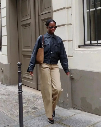 Самые модные брюки сезона&nbsp;&mdash; бежевые, как у Кэролин Бессетт-Кеннеди