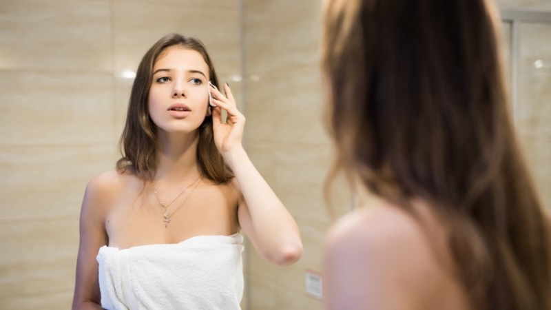 Сухость или обезвоженность: как понять, чего на самом деле не хватает коже