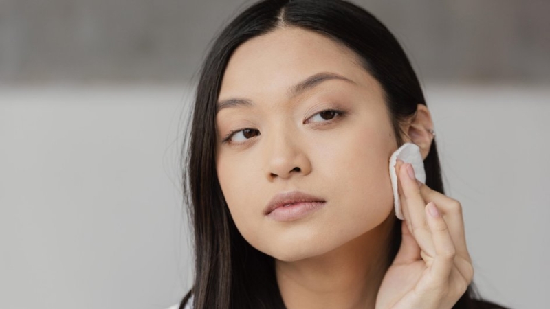 Сухость или обезвоженность: как понять, чего на самом деле не хватает коже