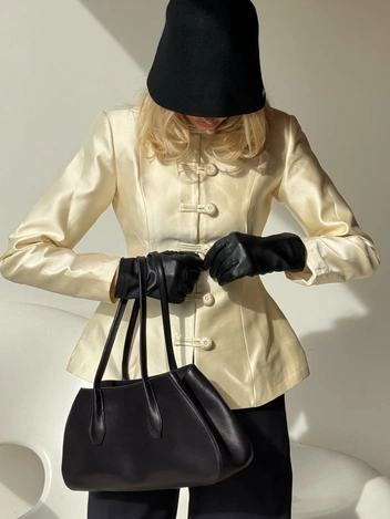 Тихая роскошь: почему мы отказываемся от показной моды на самом деле