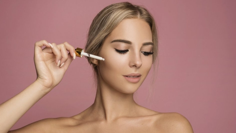 Весенний уход за&nbsp;кожей: от&nbsp;каких средств нужно отказаться, а&nbsp;какие&nbsp;&mdash; начать использовать