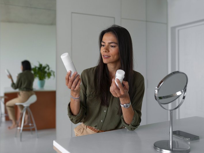 Весенний уход за&nbsp;кожей: от&nbsp;каких средств нужно отказаться, а&nbsp;какие&nbsp;&mdash; начать использовать