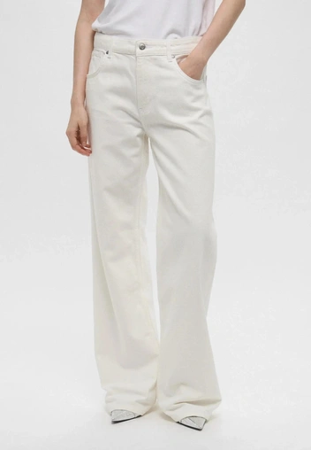 Весна&nbsp;&mdash; время для самых нежных оттенков: выбирайте эти 7 подиумных цветов