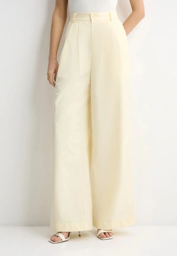 Весна&nbsp;&mdash; время для самых нежных оттенков: выбирайте эти 7 подиумных цветов