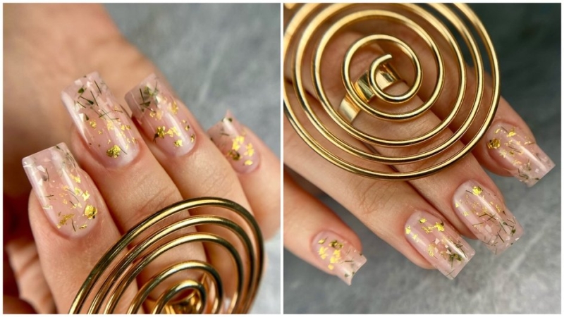 10 вариантов денежного маникюра на апрель, которые привлекают богатство