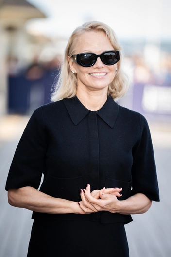 Большие солнцезащитные очки&nbsp;&mdash; тренд сезона: 10 лучших моделей