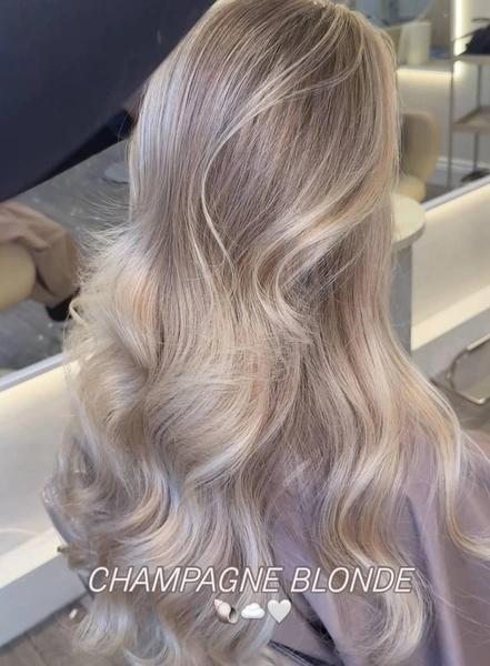 Champagne blonde&nbsp;&mdash; самое изысканное окрашивание апреля