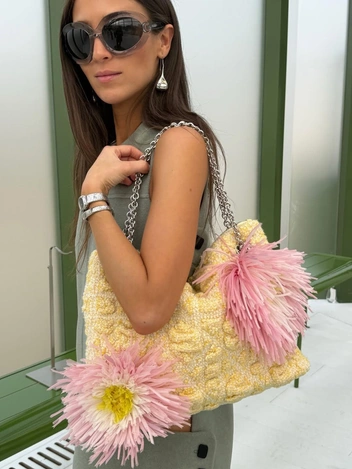 Что мы знаем о Михаль Кертис — новой иконе стиля, задающей тренды в Милане, Париже и Берлине