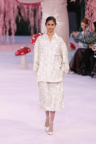 Что мы знаем про Бхавиту Мандаву&nbsp;&mdash; новую Chanel girl и музу Матье Блази