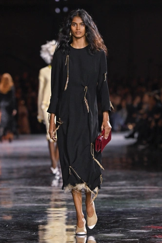 Что мы знаем про Бхавиту Мандаву&nbsp;&mdash; новую Chanel girl и музу Матье Блази