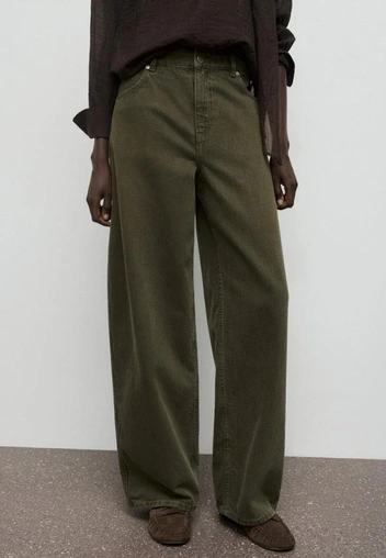 Цветные джинсы — главный апдейт гардероба этой весны