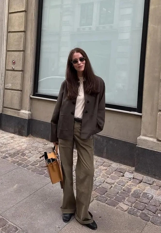 Цветные джинсы — главный апдейт гардероба этой весны