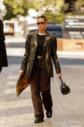 Цветные джинсы — главный апдейт гардероба этой весны