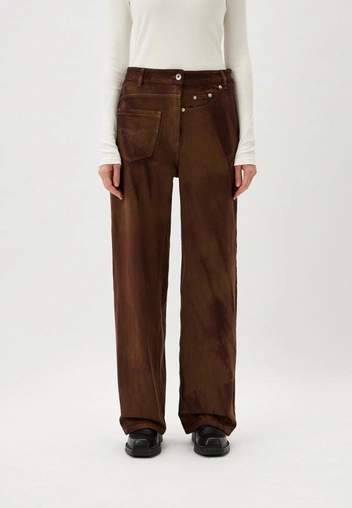 Цветные джинсы — главный апдейт гардероба этой весны