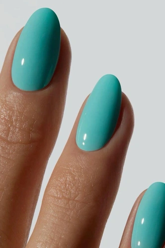 Денежный маникюр на июнь-2026: пять летних оттенков с энергетикой изобилия