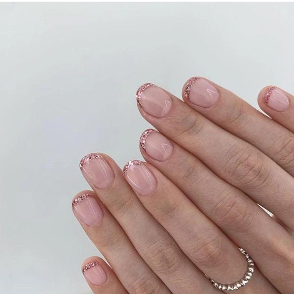 Денежный маникюр на май 2026: пять оттенков изобилия, которые умножат ваш доход