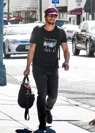 Футболки-высказывания&nbsp;&mdash; новый тренд стритстайла, который понравится каждой