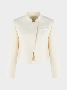 Как носить джинсы, чтобы выглядеть стройнее: 3 лучшие модели