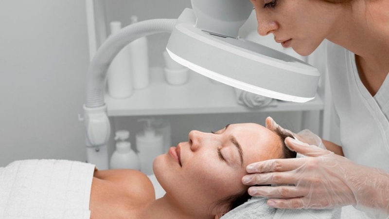 Косметологические процедуры после 40 лет: что стоит денег, а что &mdash; нет