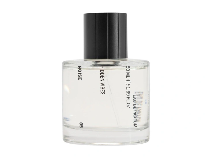 Новая сыворотка, аромат-секрет и бохо-сумка: гид по главным весенним новинкам