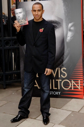 Почему стиль Льюиса Хэмилтона обсуждают больше, чем его карьеру F1