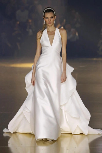 Свадебные платья 2026: главный гид по выбору идеальной модели и советы стилиста