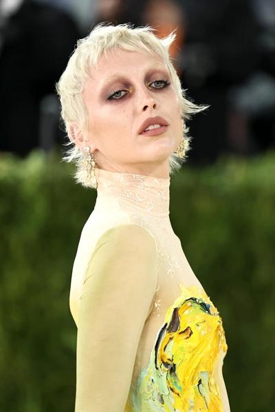 22 лучших бьюти-образа Met Gala 2026