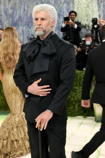 Не смокингом единым: 7 самых эффектных мужских образов с Met Gala 2026