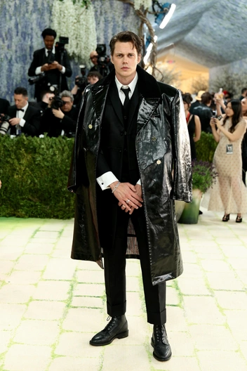 Не смокингом единым: 7 самых эффектных мужских образов с Met Gala 2026