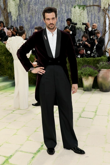 Не смокингом единым: 7 самых эффектных мужских образов с Met Gala 2026