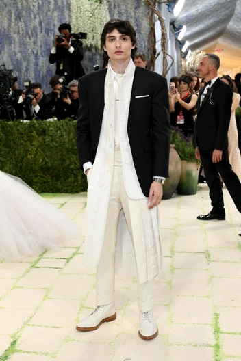 Не смокингом единым: 7 самых эффектных мужских образов с Met Gala 2026