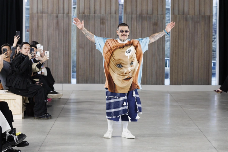 Адриан Аппиолаза покидает пост креативного директора Moschino