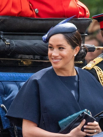 От Елизаветы до Кейт: лучшие образы Trooping the Colour всех времен
