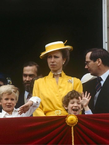 От Елизаветы до Кейт: лучшие образы Trooping the Colour всех времен