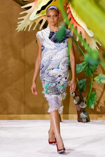 Сказки, твид и волшебные детали: каким получился новый кутюрный показ Chanel
